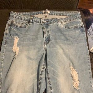 Women’s cuffed Denim capris